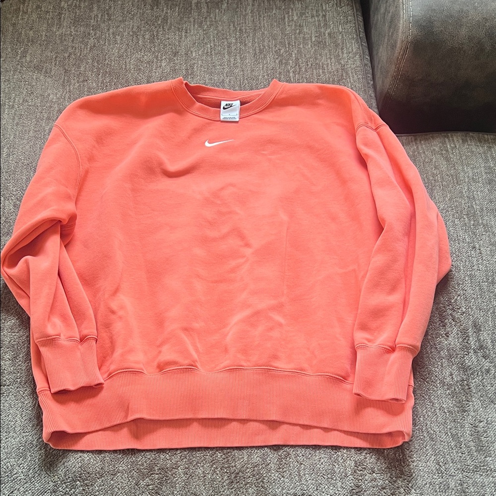Women’s Nike sweatshirt